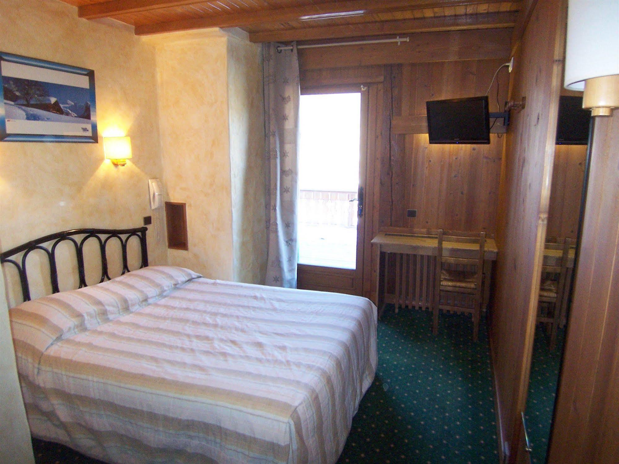 Hotel Les Bernards Пра-сюр-Арлі Екстер'єр фото
